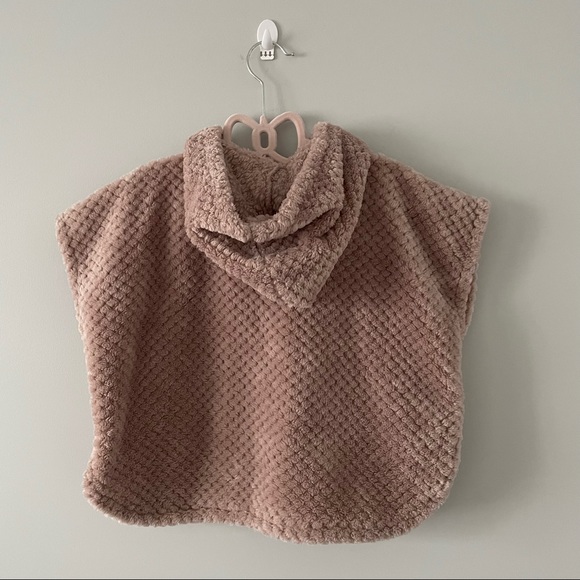 Old Navy Girl’s Hooded Poncho 3t - Picture 2 of 6